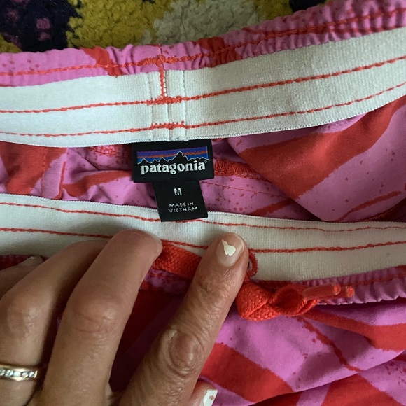 Patagonia 2.5” baggies 1/3! - Picture 2 of 3